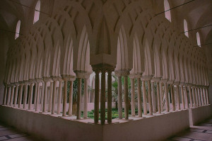 800px-Amalfi-Chiostro_del_paradiso-drk