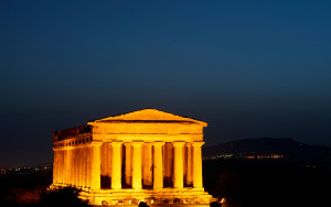 Agrigento_temple_of_Concord_Night
